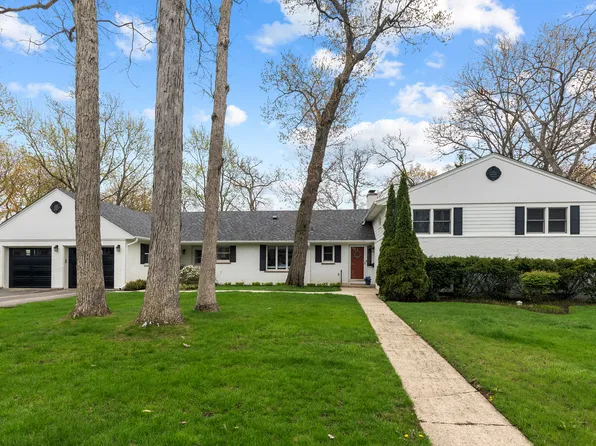 825 Highview Ter, Lake Forest, IL 60045