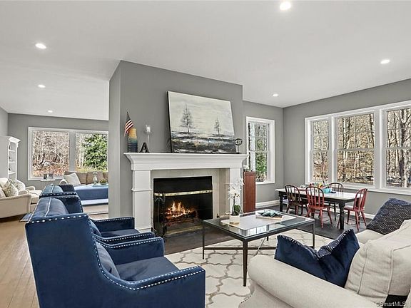 3rd image of 440 Newtown Tpke