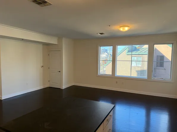 2001 Hudson Terrace image 4 of 24