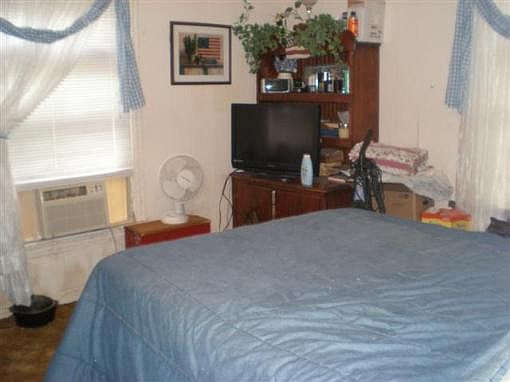 4th image of 631 17th St NE