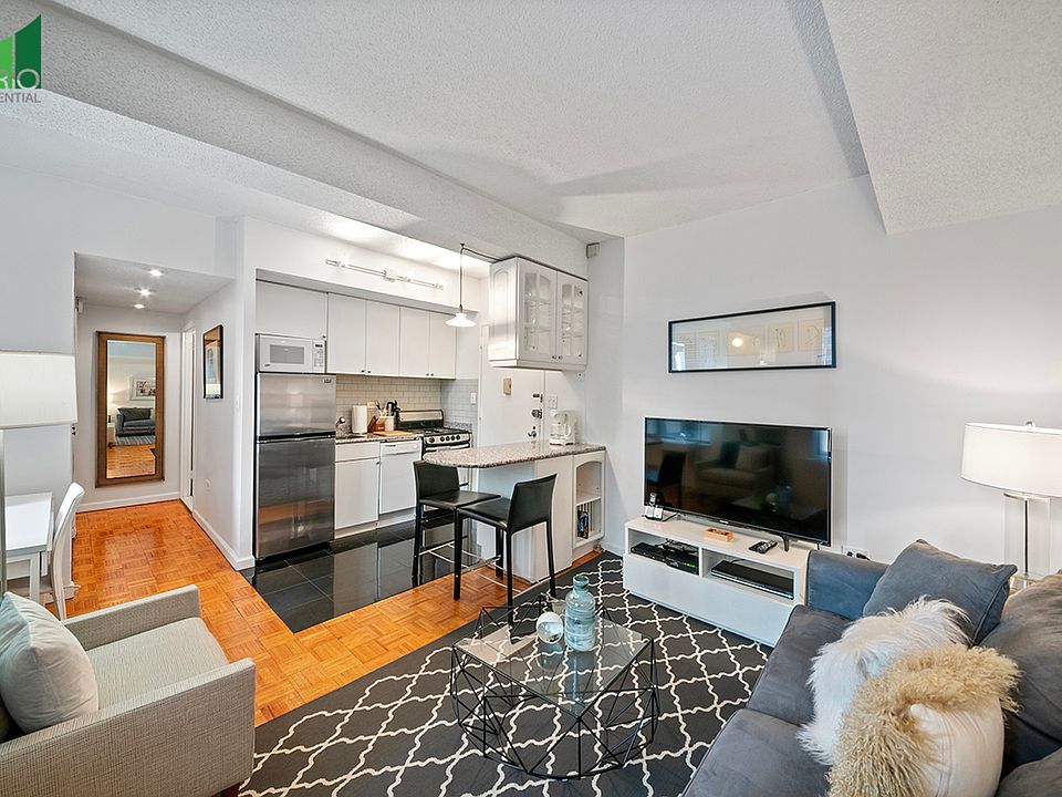 1st image of 150 W 51st St APT 1714