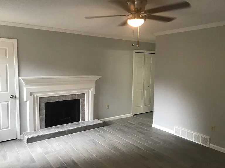 7028 Ashaway Cv — Photo 13