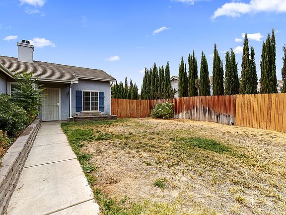 4th image of 36631 Oak Hill St