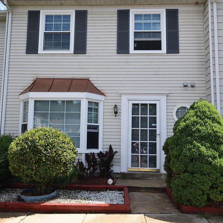 1st image of 8520 Southlawn Ct