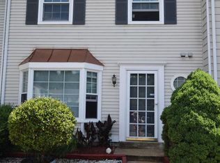 8520 Southlawn Ct, Alexandria, VA 22309