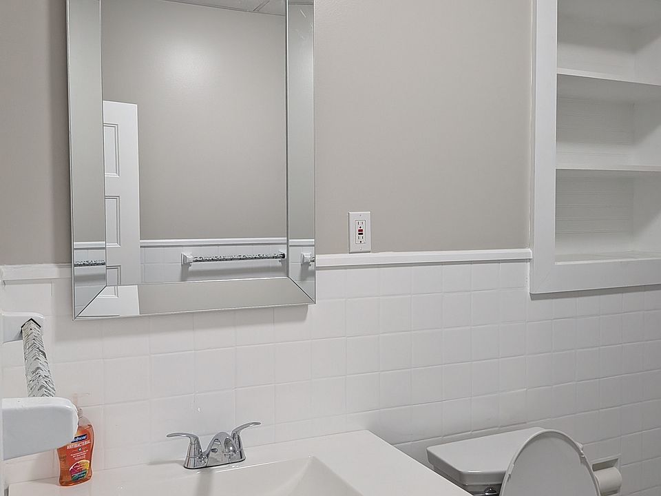 1st image of 110 Nelson Ave #1D