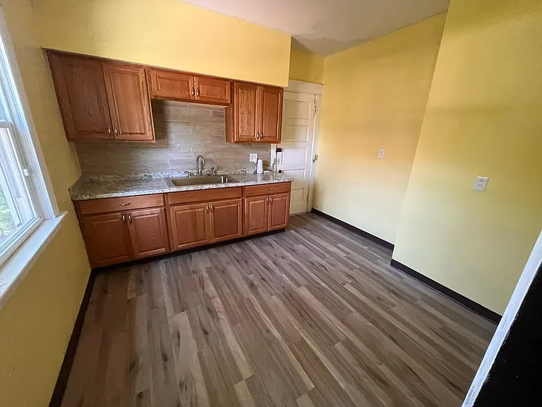 10922 Tacoma Ave #2 — Photo 3
