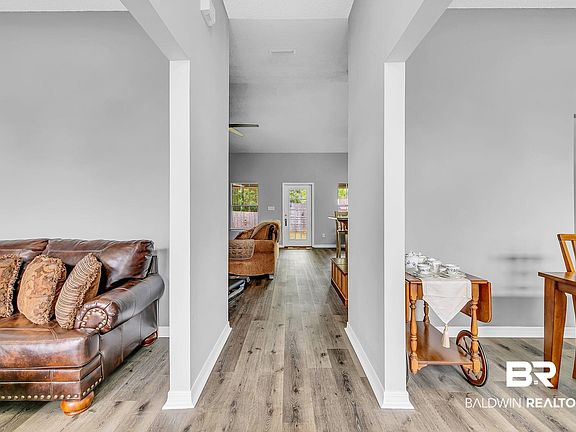 4th image of 11753 Madrone Ln