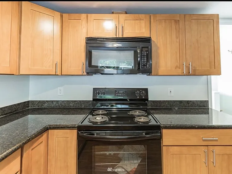 418 E Gowe St #2 — Photo 9