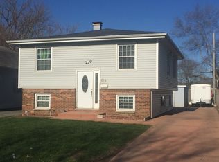 618 Howard Ave, Aurora, IL 60506