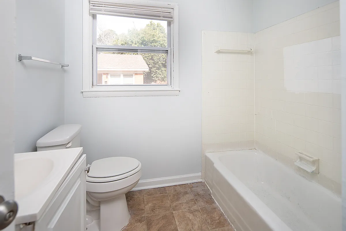 Building Photo - 23 Alice Ave #6