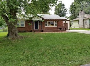 2445 S Roanoke Ave, Springfield, MO 65807