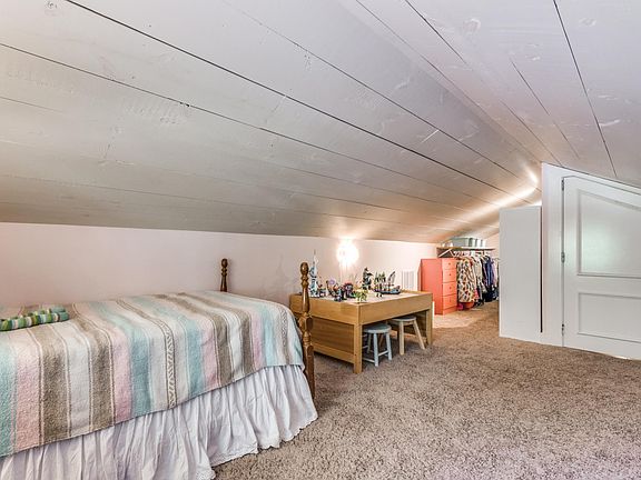 5th image of 1003 Egan St