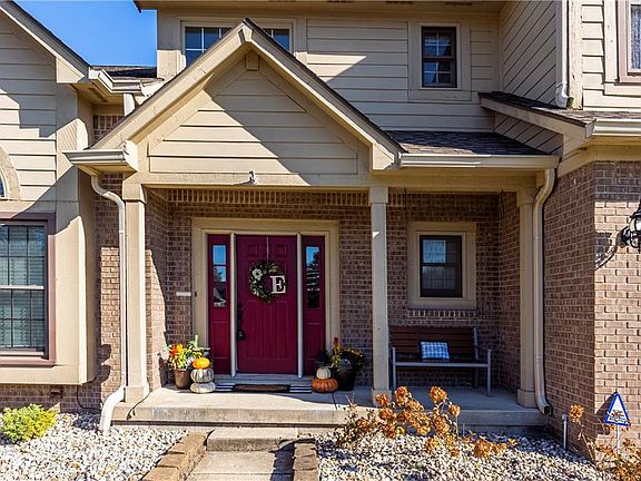 3rd image of 7821 Rock Rose Ct