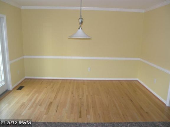 Dining room (main floor)