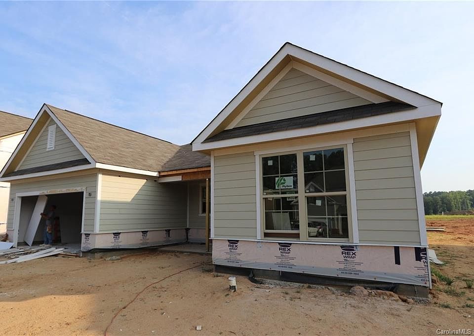 2nd image of 857 Double Oaks Ln SE Unit 111