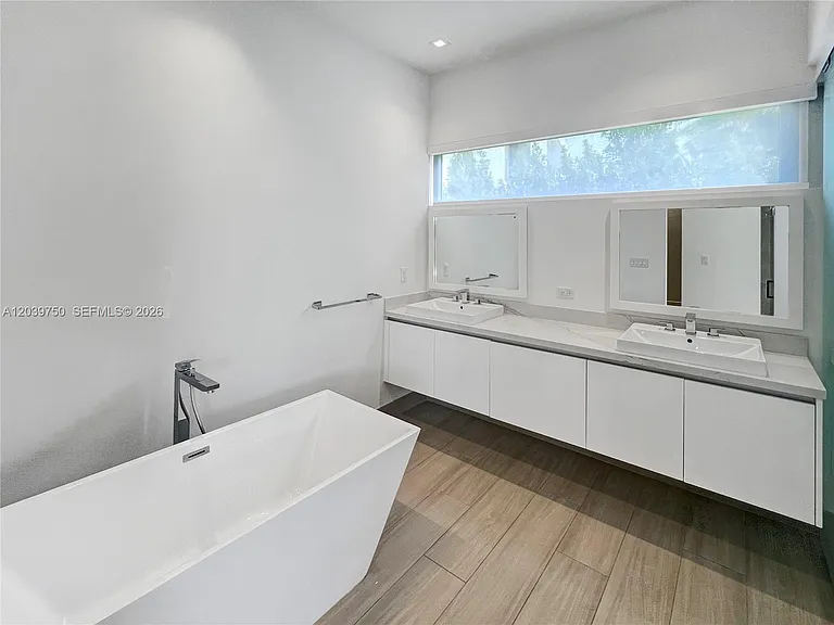 16582 Botaniko Dr S — Photo 16