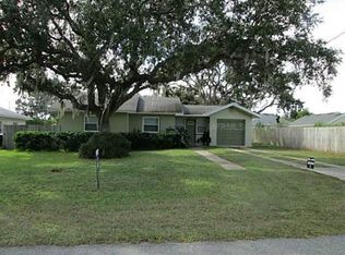 205 S Dixie Dr, Howey In The Hills, FL 34737