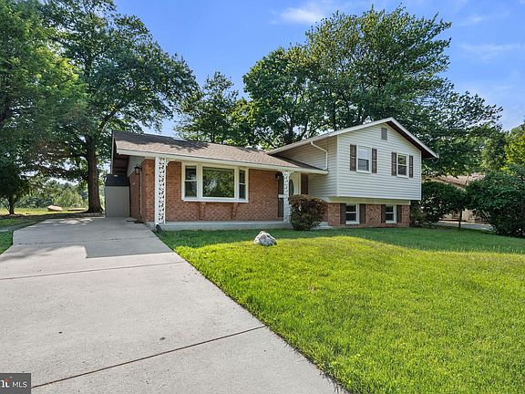 2nd image of 11822 Enid Dr