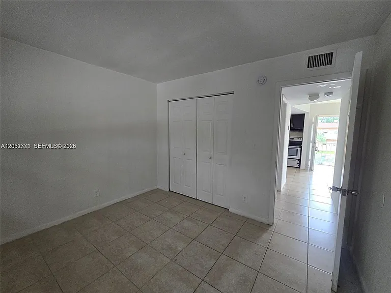101 NE 41st St #B35 — Photo 5