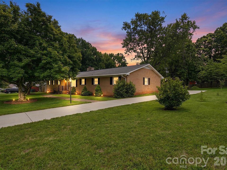 1st image of 6108 Mallard Dr