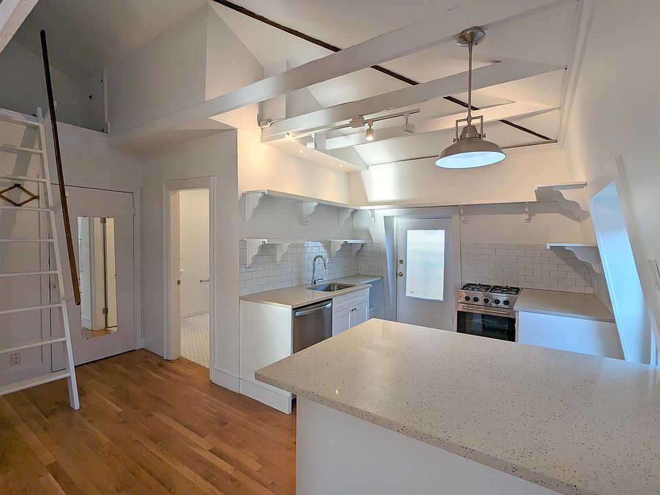 1st image of 17 Howe St #2