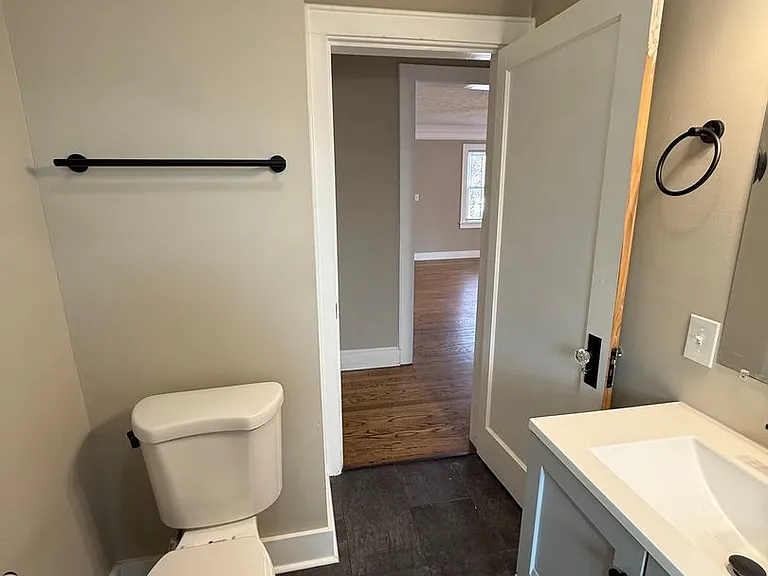 287 E Eastland St — Photo 10