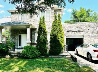1217 Pharmacy Ave, Toronto, ON M1R 2H8