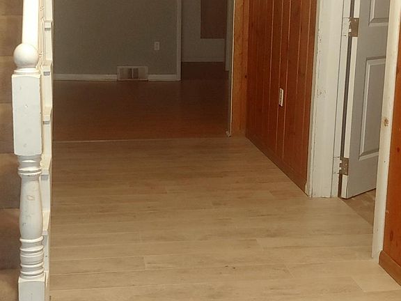 2nd image of 613 11th Ave W
