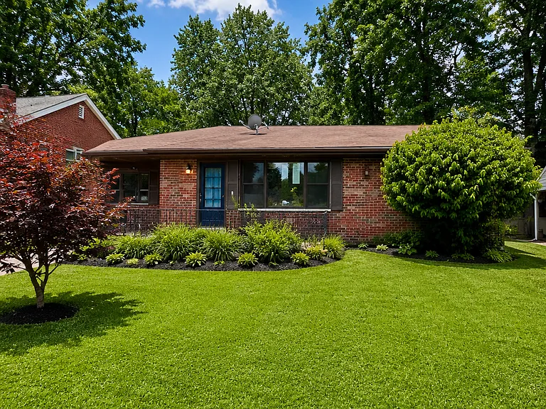 1655 Clover Ln — Photo 29