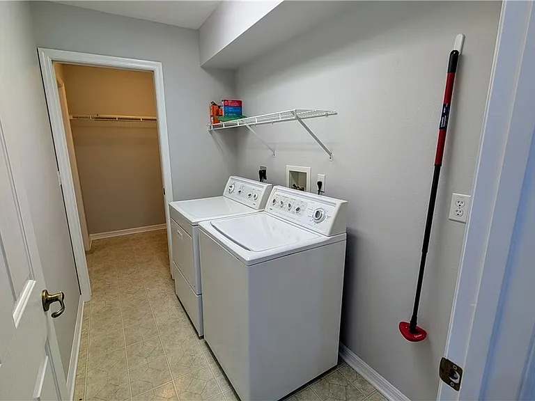 4565 N Allamandra Dr — Photo 10