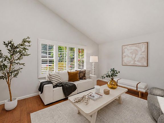 5th image of 1076 Stonybrook Drive