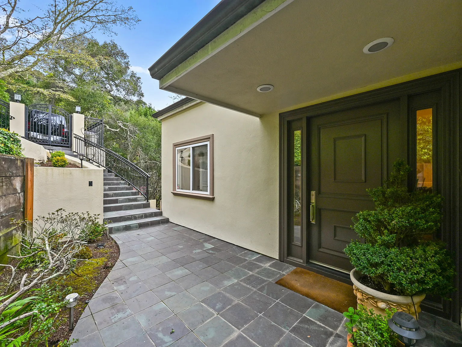 3 bed, 2663 sqft, $10,000 — Photo 2