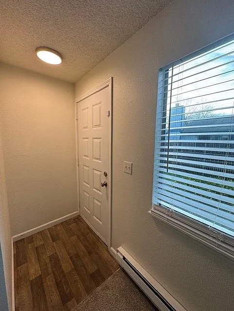 2 bed, 950 sqft, $1,800 — Photo 3