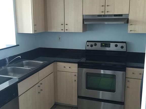 3rd image of 3000 Coral Way APT 817