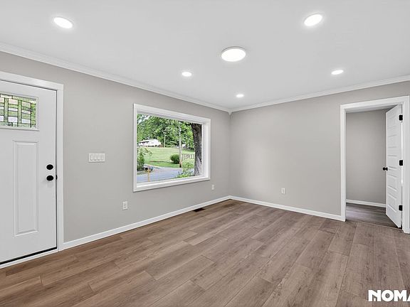 4th image of 866 Wellman St