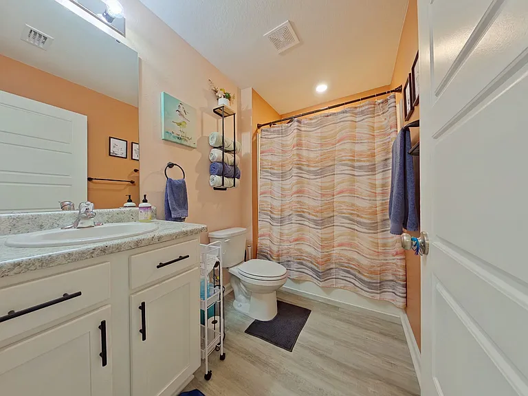 12-web-or-mls-12 Bathroom-3_03312026