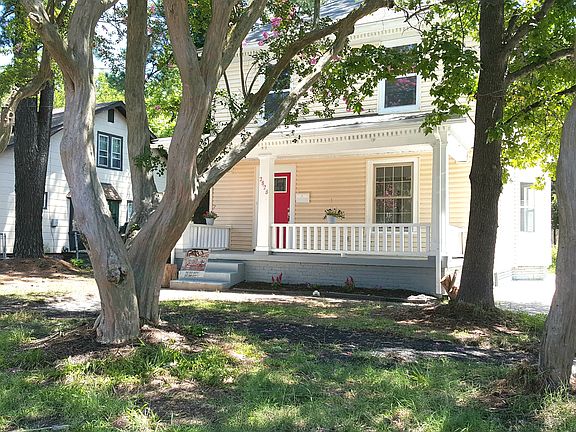 2nd image of 2828 Ballentine Blvd