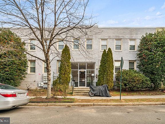 2nd image of 423 18th St NE APT 7