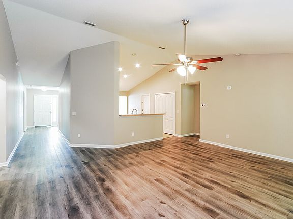 4th image of 3679 Summit Oaks Dr