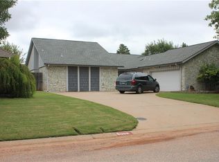 12016 Robinwood Pl, Oklahoma City, OK 73120