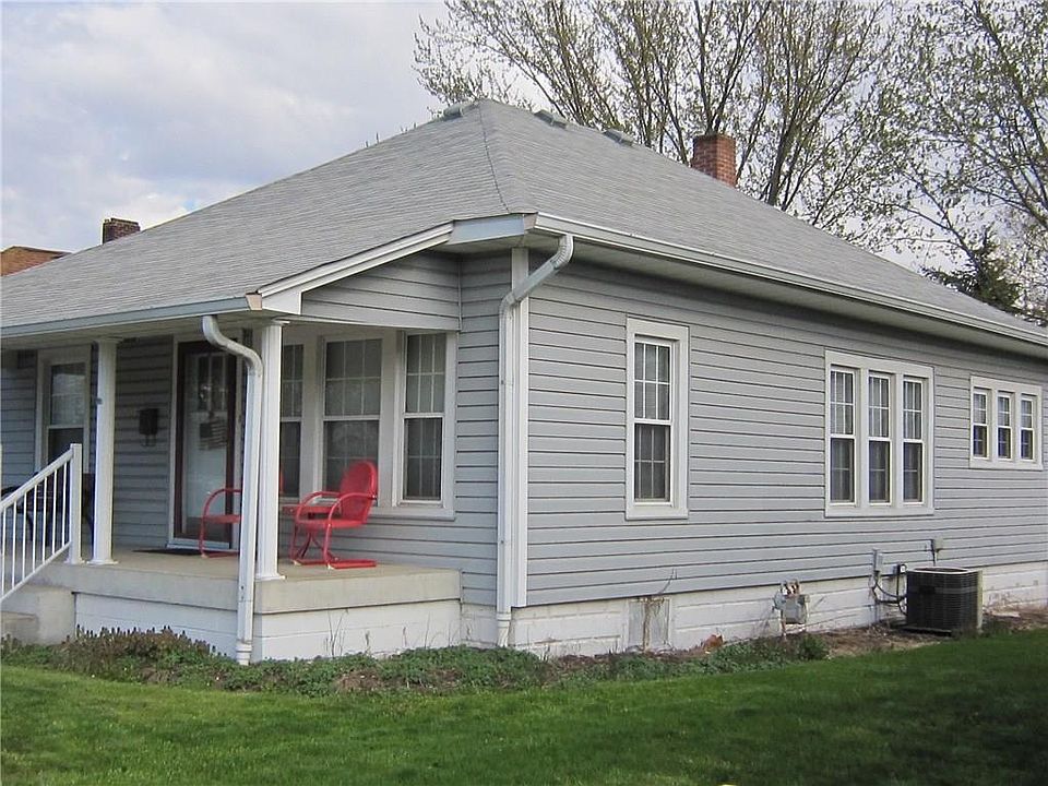 2nd image of 422 E Main St