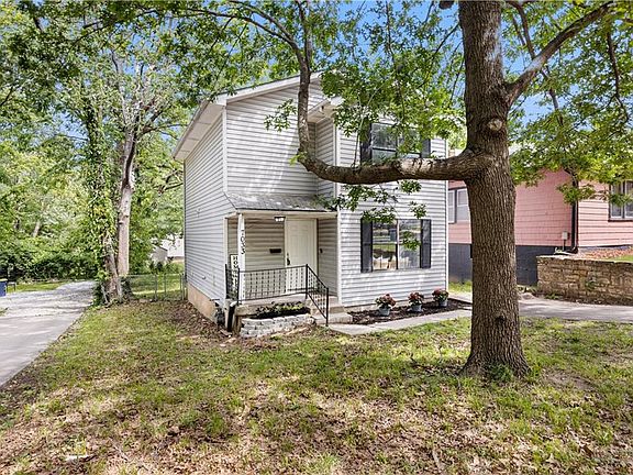 2nd image of 7033 Bellefontaine Ave