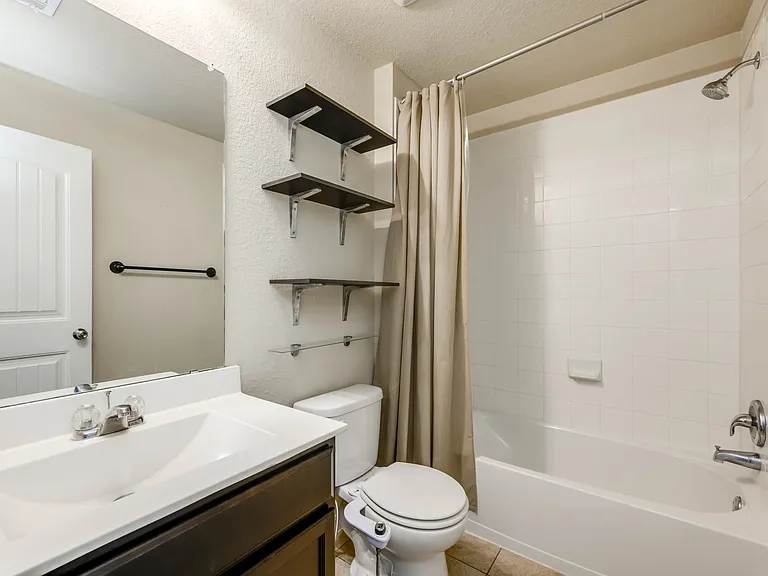 5800 Montrelia Dr — Photo 6