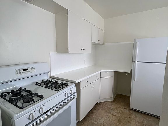 5th image of 714 Levering Ave #5