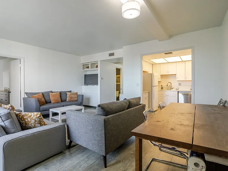 321 S San Vicente Blvd #505 — Photo 11