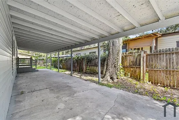 10625 Bay Hills Cir — Photo 34