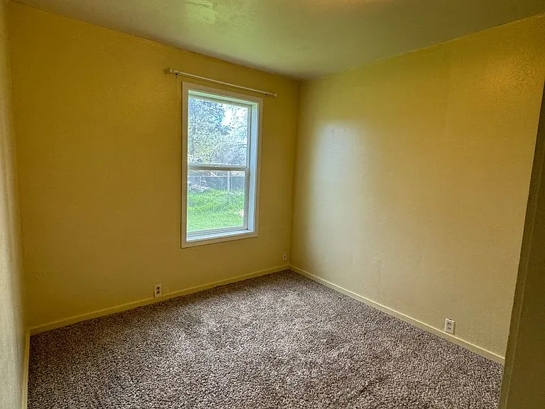 326 Torrey St — Photo 9