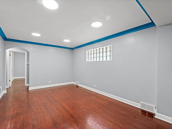 5th image of 7026 S Claremont Ave