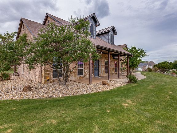 3rd image of 5584 Justine Pl